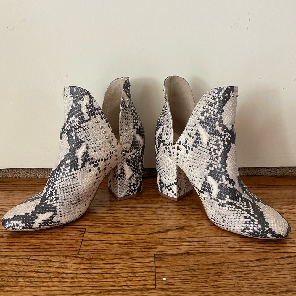 Steve Madden Rockstar snakeskin booties 6.5